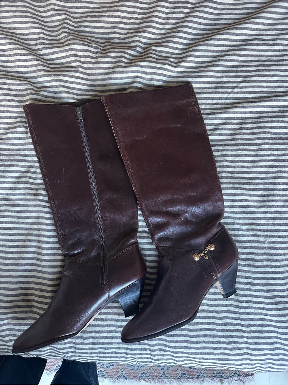 Etienne Aigner vintage brown leather boots